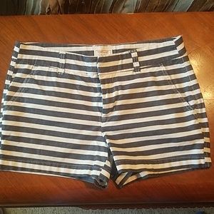 Striped GAP shorts
